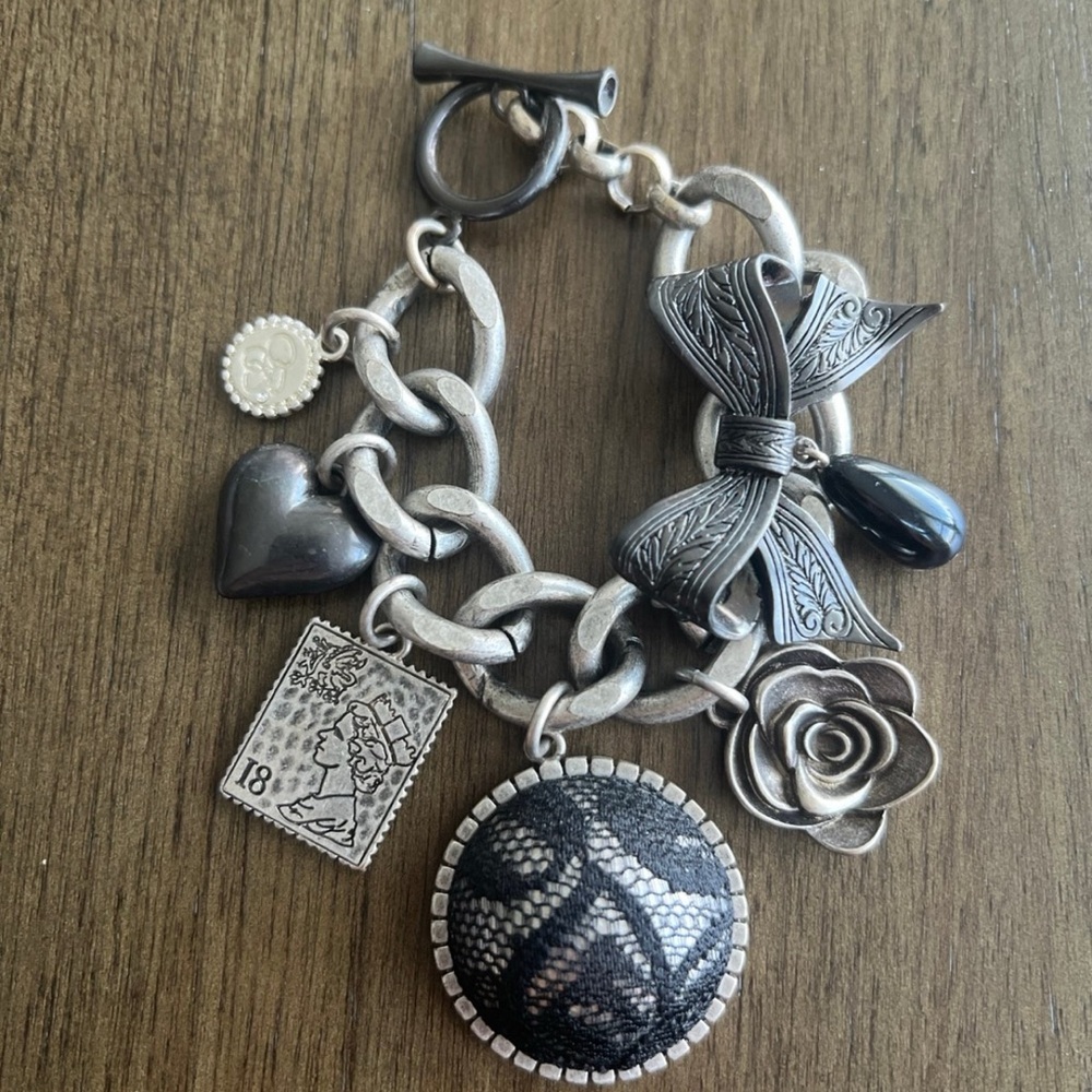 ❌SOLD❌Jessica Simpson Silver Charm Bracelet with Black Accents